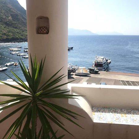 Albergo Seaside Leni Екстер'єр фото