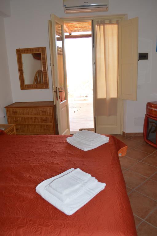 Albergo Seaside Leni Екстер'єр фото