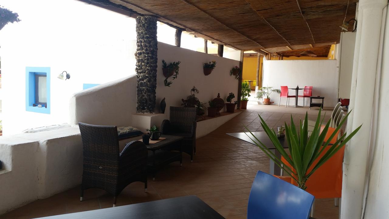 Albergo Seaside Leni Екстер'єр фото
