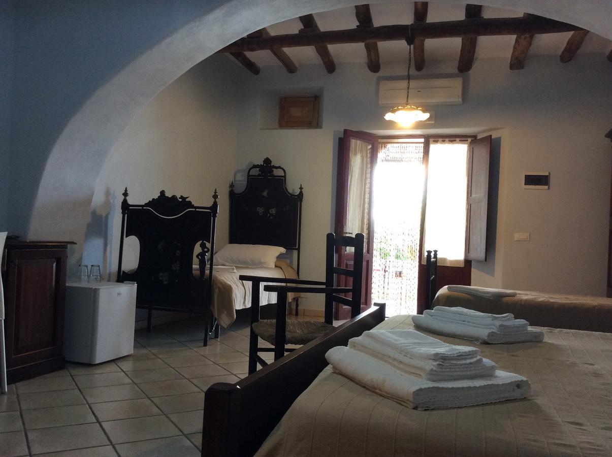 Albergo Seaside Leni Екстер'єр фото