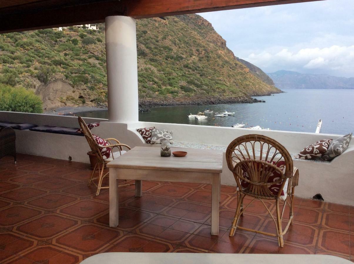 Albergo Seaside Leni Екстер'єр фото