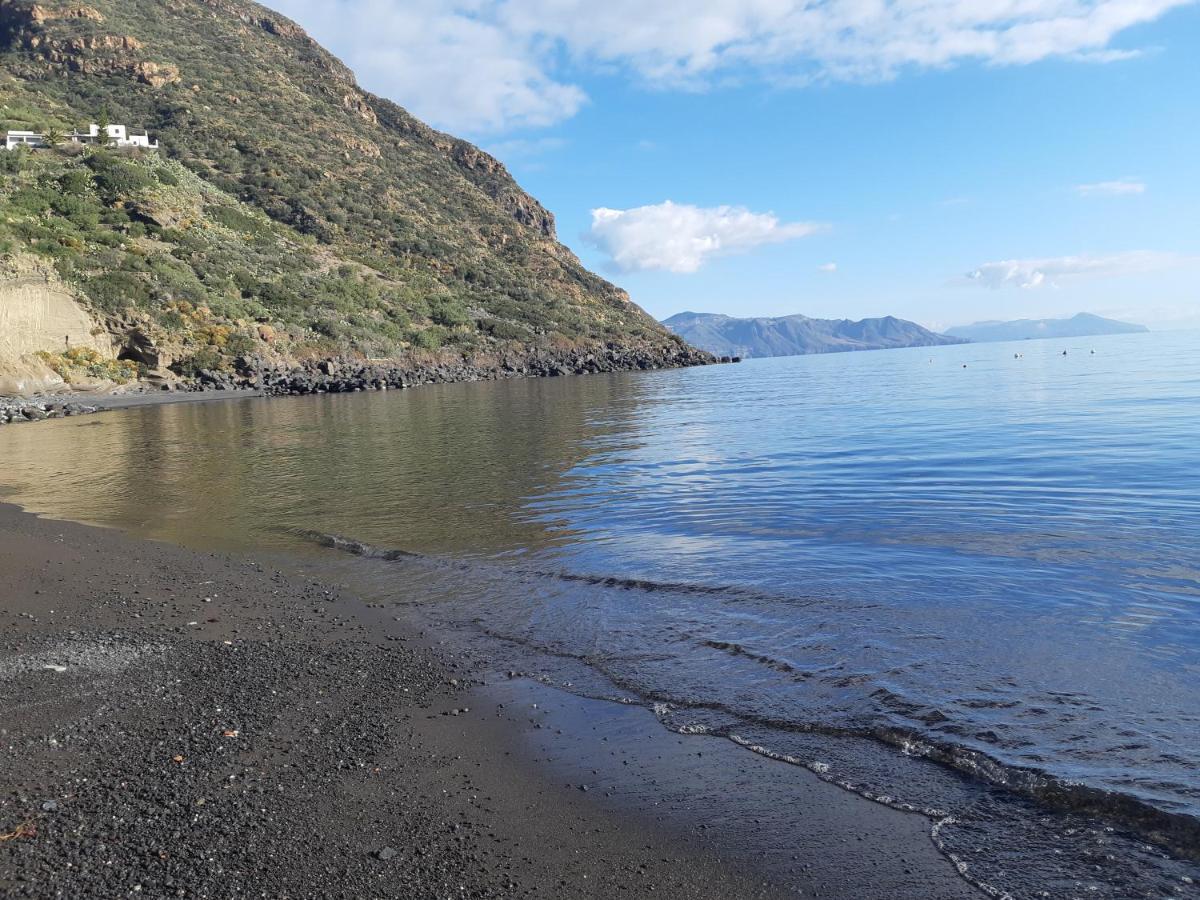 Albergo Seaside Leni Екстер'єр фото